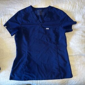 FIGS SET IN NAVY BLUE, LARGE TOP, MEDIUM BOTTOME